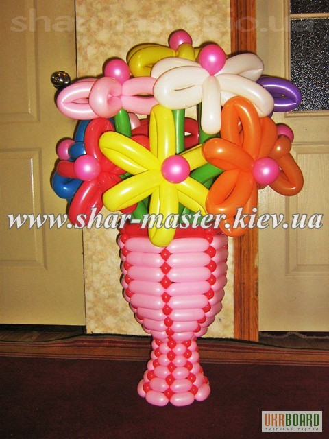 Фото 2. Оформление воздушными шарами праздников на День Валентина в Киеве, цветы, вазы и фигуры.