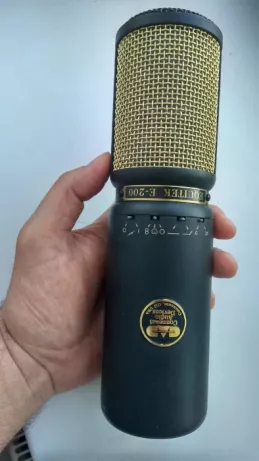 Студийный микрофон CAD Equitek E 200