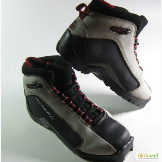 Продам б/у лыжные ботинки Fischer XC Sport размер EU 37