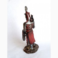 Оловянная миниатюра крестоносец