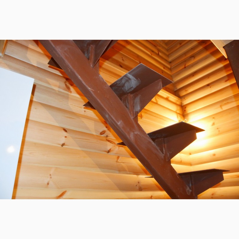 Фото 18. Лестница из металла