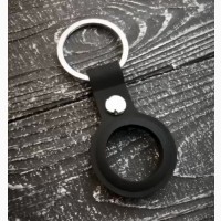 Брелок с кольцом Apple AirTag Silicone Key Ring Black (HC) изготовлен из силикона