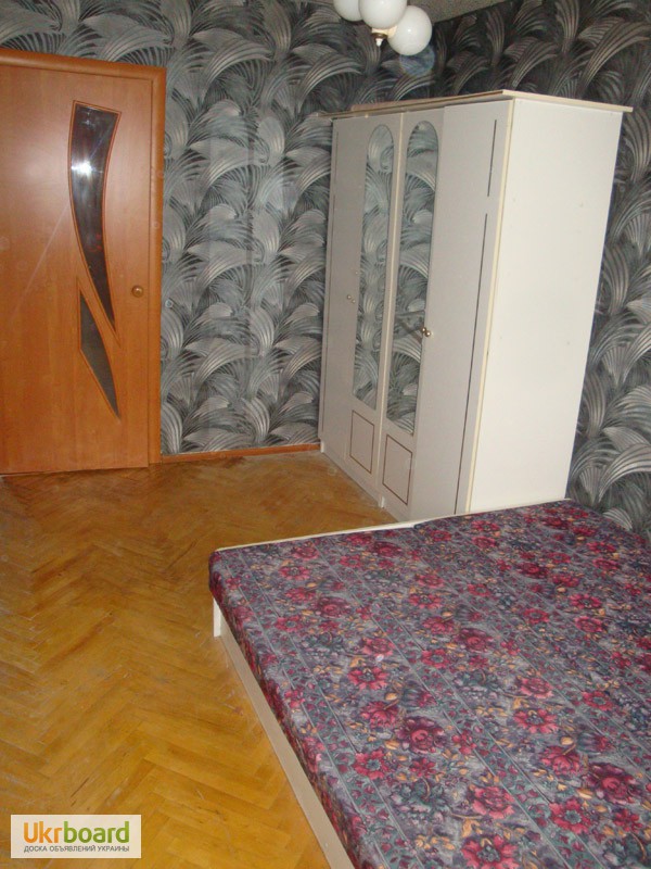 Фото 2. Посуточно 2 ком квартира в Киеве возле метро Дарница