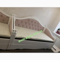 Деревянная кровать Скарлет софа с ящиками и обшивкой тканью с 3х сторон