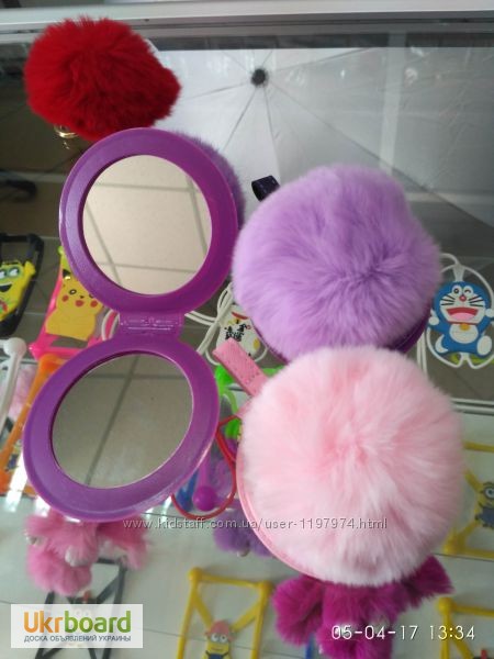 Фото 13. Косметическое зеркало для макияжа Брелок Помпон из Меха Кролика очень удобно и