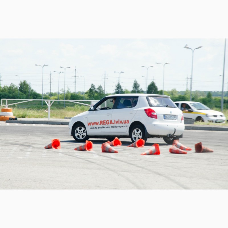 Фото 2. Корпоративне навчання водіння «Safety driving» від автошколи REGA