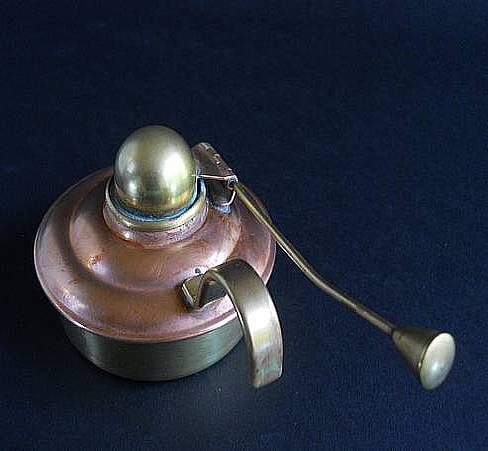 Фото 13. Старинная масляная лампа
