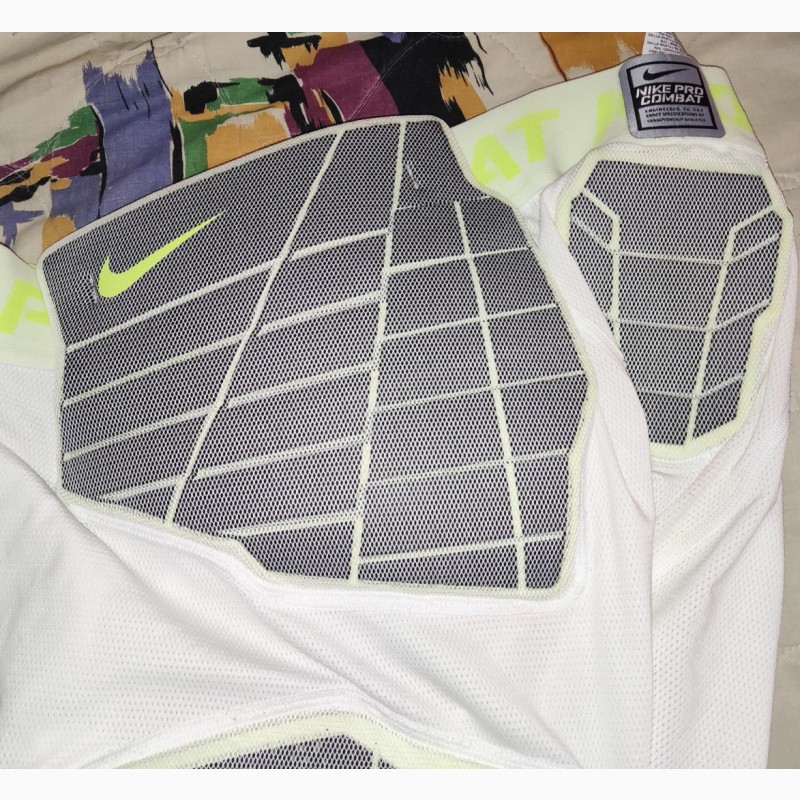 Фото 5. Компрессионные, защитные шорты-бриджи Nike Pro Combat
