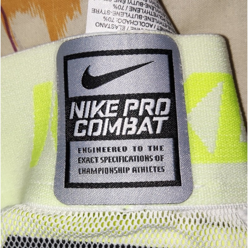 Фото 6. Компрессионные, защитные шорты-бриджи Nike Pro Combat
