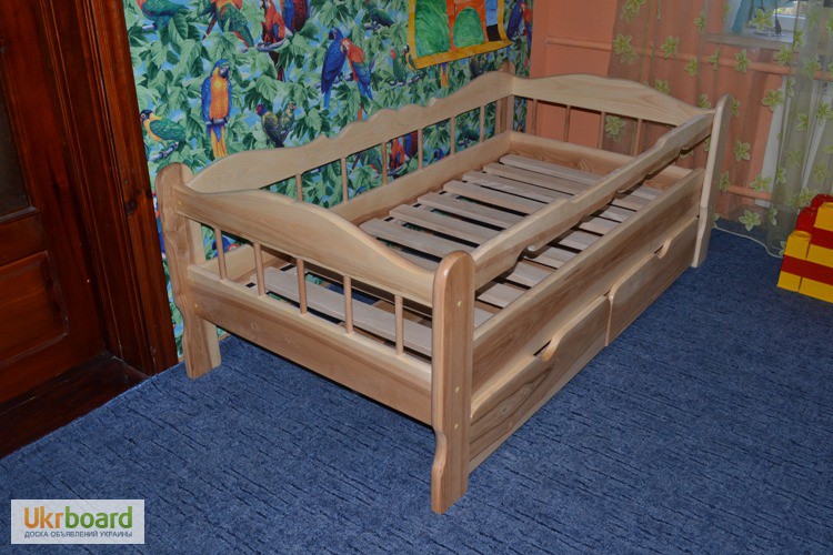 Подростковая кровать из массива ясеня или дуба Зюзюн