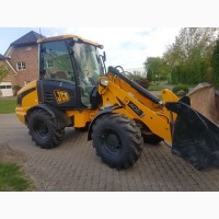 Фронтальный погрузчик JCB 406 2008 года