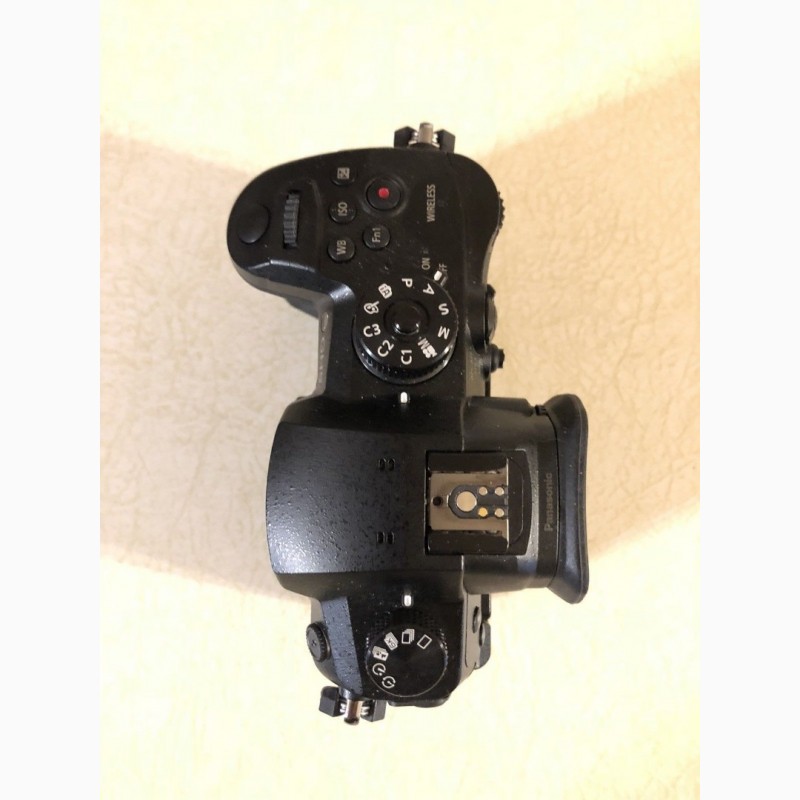 Фото 8. Panasonic Lumix DC-GH5 беззеркальных Micro Four Thirds цифровой камеры (только корпус)