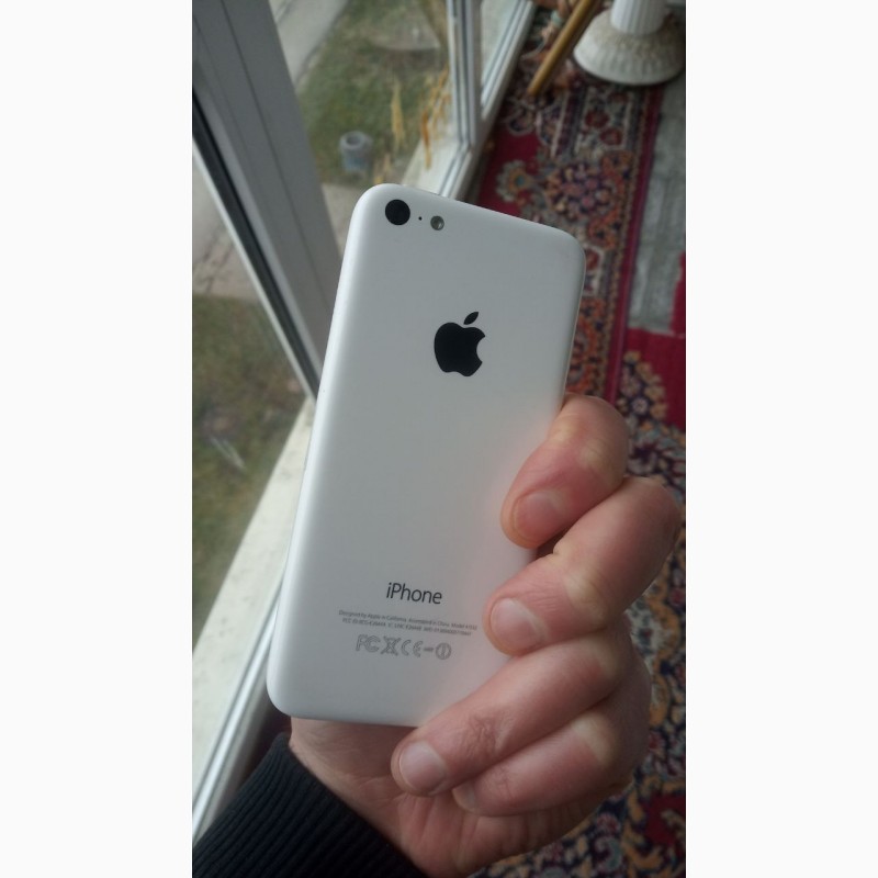 Фото 4. Продам iPhone 5c 16G (белый). Не рабочий