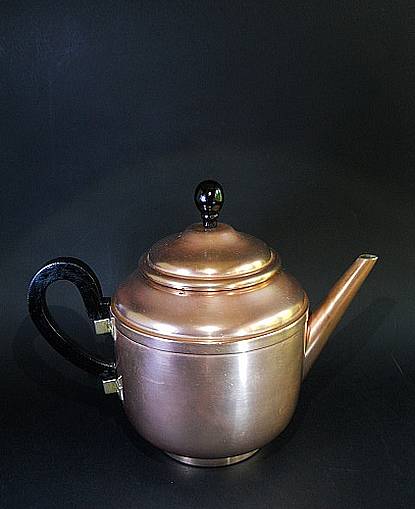 Фото 2. Старинный медный заварочный чайник