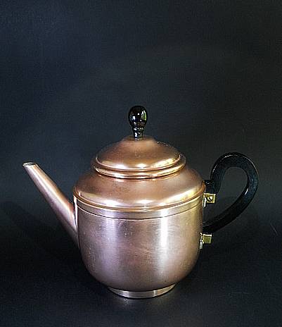 Фото 3. Старинный медный заварочный чайник