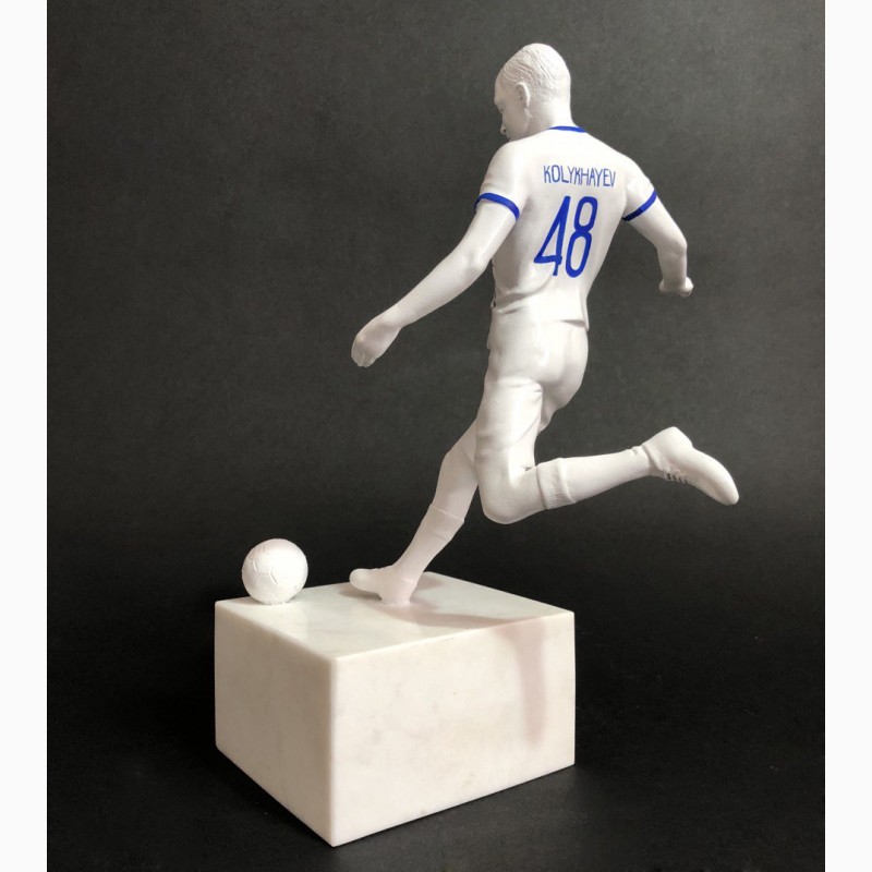 Фото 4. Создание статуэток футболистов по фотографии