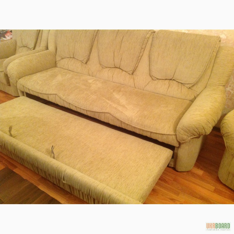 Фото 2. Продам мягкий раскладной диван и два кресла