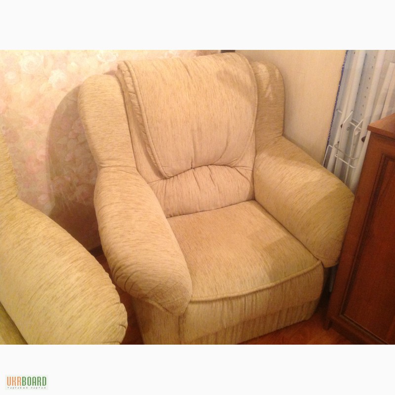 Фото 3. Продам мягкий раскладной диван и два кресла