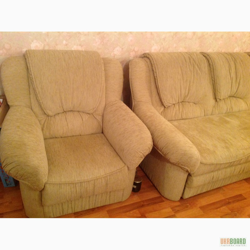Фото 4. Продам мягкий раскладной диван и два кресла