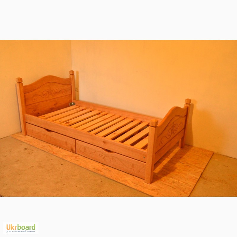 Фото 2. Односпальне дерев яне дубове ліжко