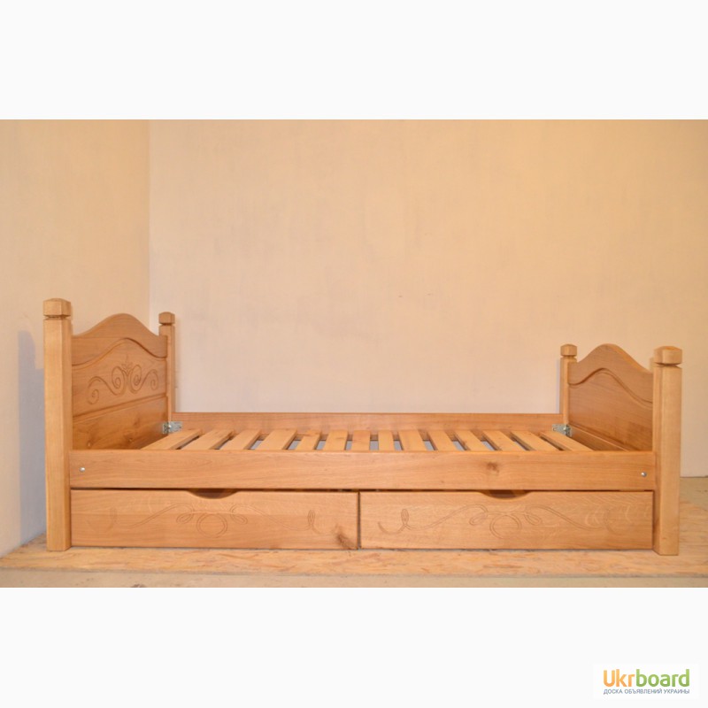 Фото 3. Односпальне дерев яне дубове ліжко