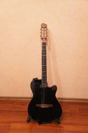 Фото 2. Продам классическую электро гитару Godin ACS Slim (SA) Black Pearl