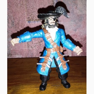 Фигурка пирата в коллекцию