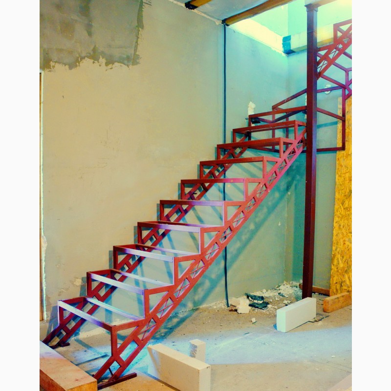 Фото 10. Лестницы из металла. Броневик Днепр