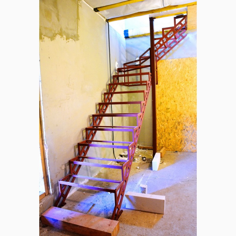 Фото 11. Лестницы из металла. Броневик Днепр