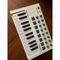 Продам міді-клавіатуру Arturia Minilab MKII