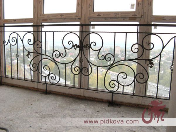 Фото 5. Кованые французские балконы, перила