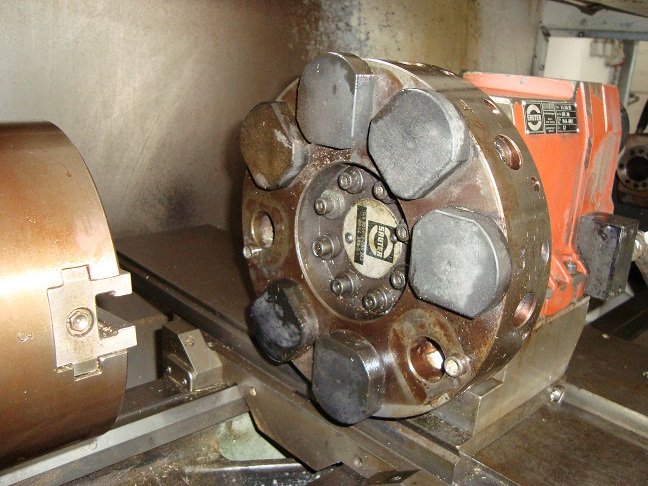 Фото 3. Tокарный станок по металлу с ЧПУ Colchester cnc2000
