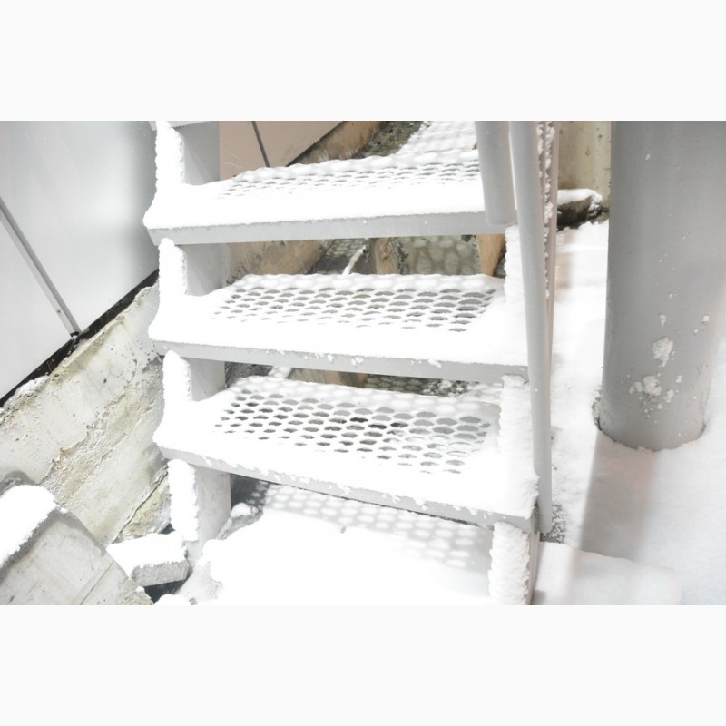 Фото 11. Лестницы из металла, наружные. Броневик Днепр