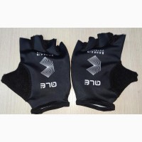Спортивные перчатки без пальцев OLE