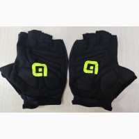 Спортивные перчатки без пальцев OLE
