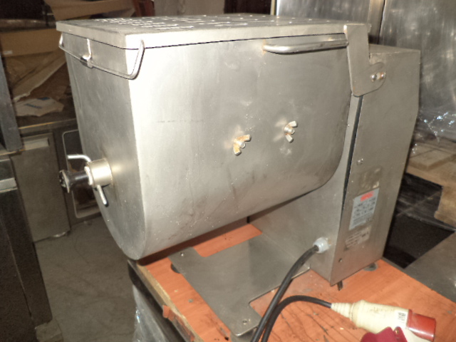 Фото 3. Клипсатор, куттер шприц для колбасы фаршемес льдогенератор оборудование для мясного цеха