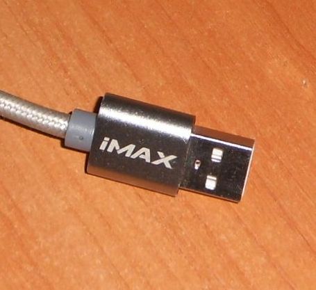 Фото 2. USB кабель для iPhone