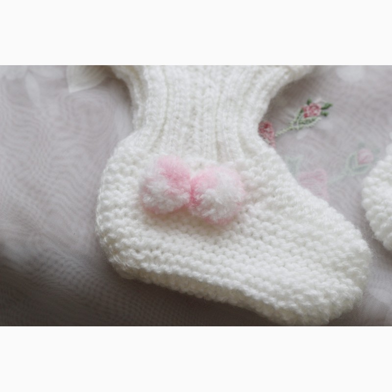 Фото 2. Носочки на новорожденных