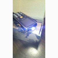 Телефон Uhans V5 Ударопрочный 2 - СИМ Карты Большой фонарик Камера Батарея 2500 мАч
