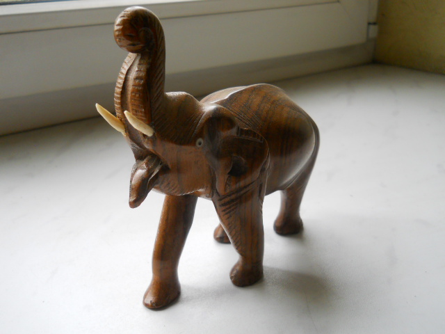 Фото 4. Деревянный слон ручной работы