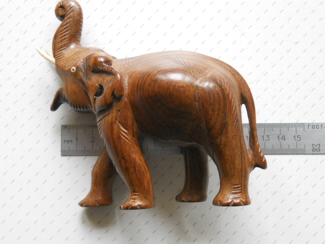 Фото 9. Деревянный слон ручной работы