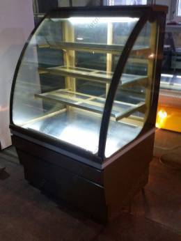 Кондитерская холодильная витрина Cremona новая на гарантии