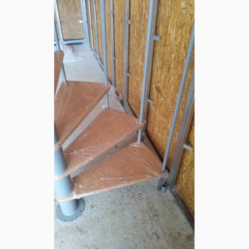 Фото 7. Лестницы изменяемой планировки винтовые двухшпиндельные Варио