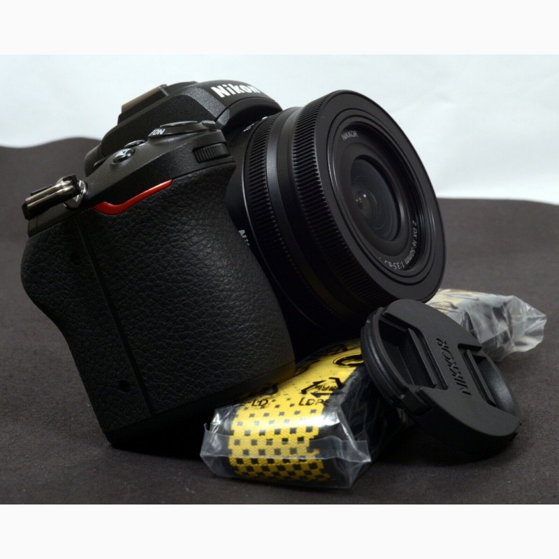 Фото 2. Камера Nikon Z 50 с объективом Nikkor Z DX 16-50 мм