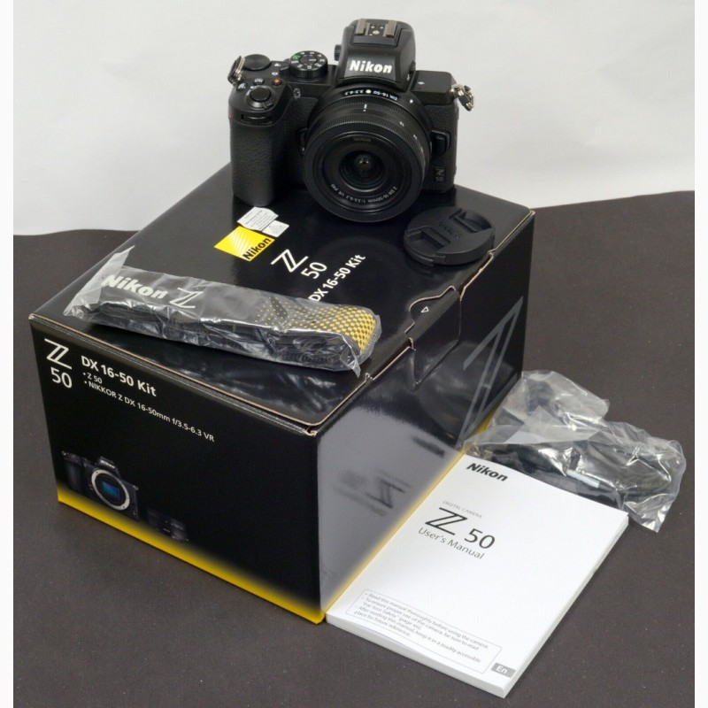 Фото 3. Камера Nikon Z 50 с объективом Nikkor Z DX 16-50 мм