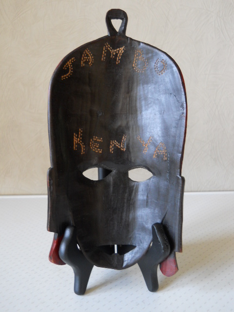 Фото 3. Африканская маска из дерева