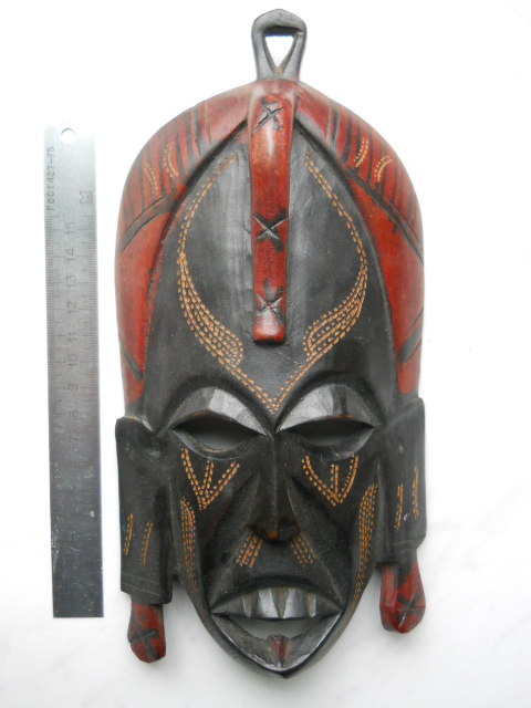 Фото 4. Африканская маска из дерева