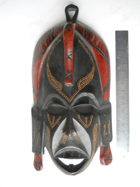 Фото 5. Африканская маска из дерева