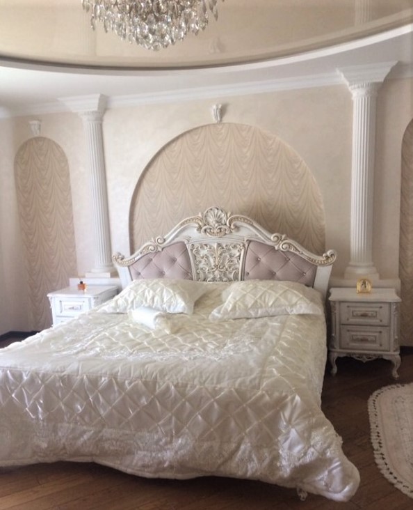 Фото 10. Шикарне дубове ліжко Кармелія бароко стиль з різьбленням
