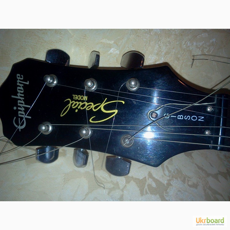 Фото 4. Продам электро-гитару Epiphone Gibson Special model б/у -4000гр